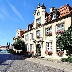 Podewils Old Town Гданьск
